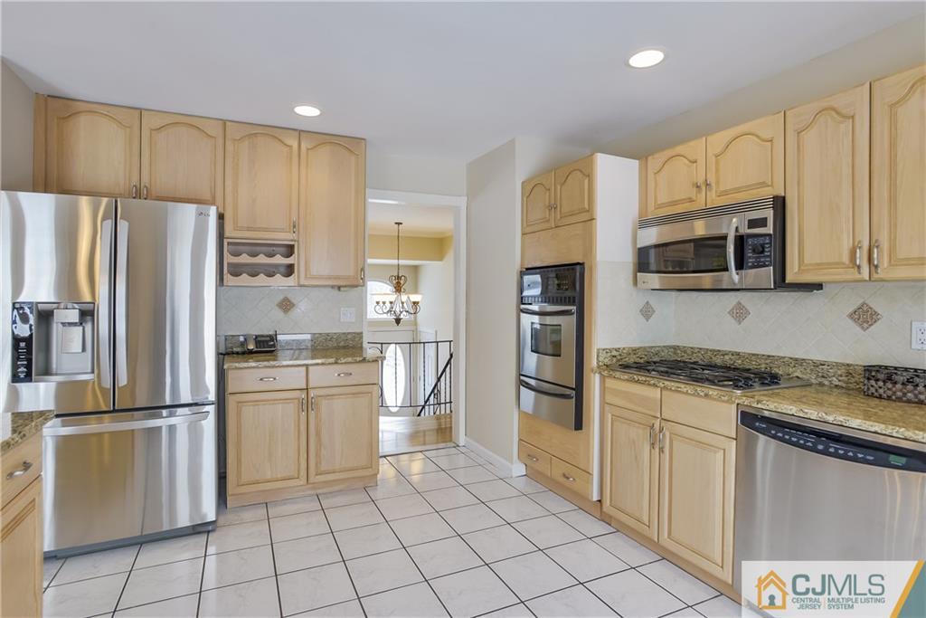 8 Glenbrook Road Freehold, NJ 07728 - Photo 8 of 25 Gallery Image 8