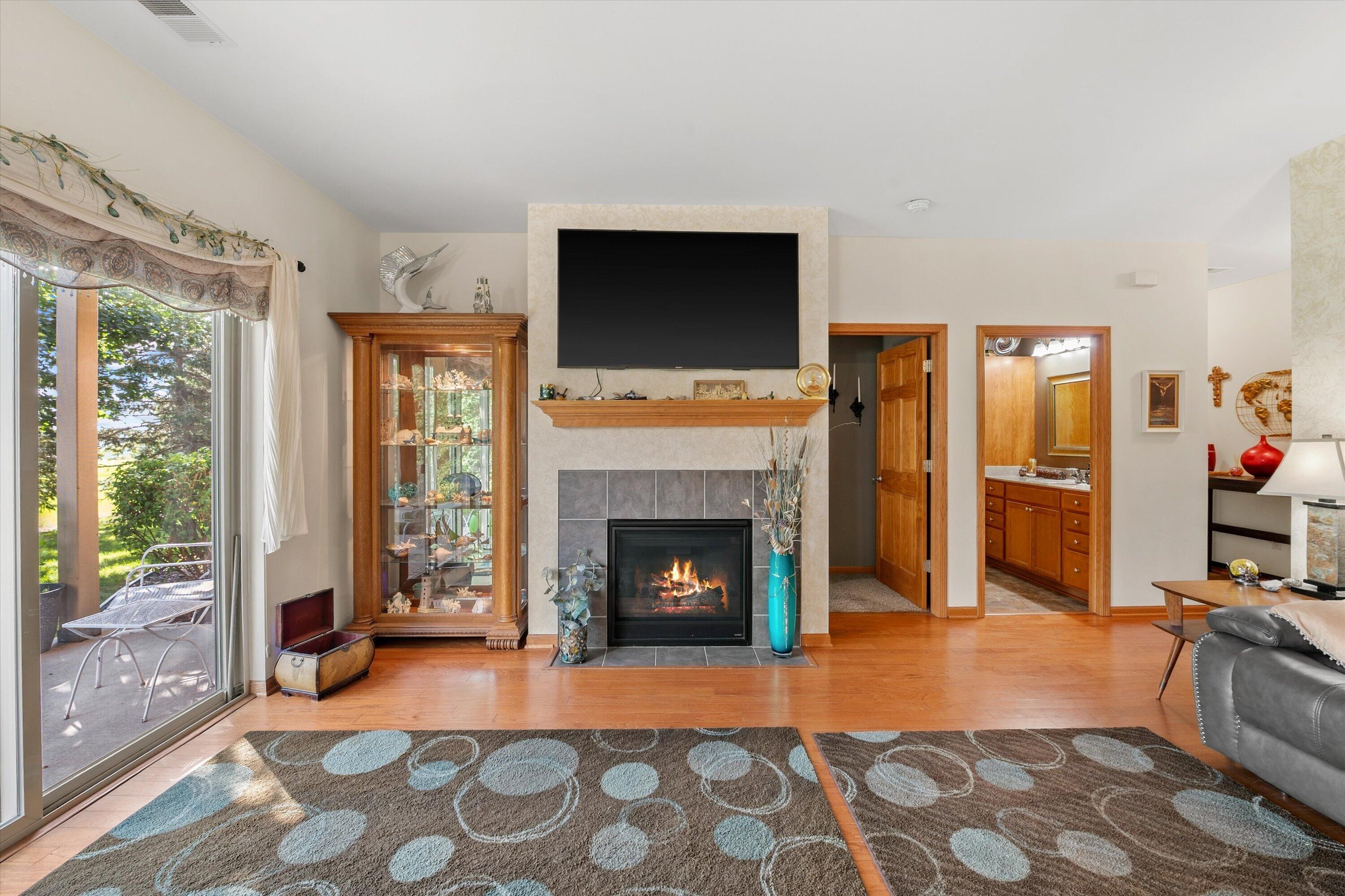 941 Autumn Ridge Lane, Unit 941 Hartford, WI 53027 - Photo 9 of 29 08-DSC0923