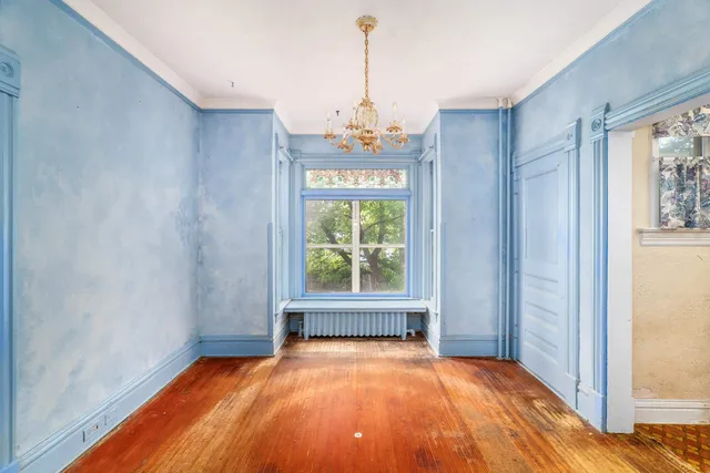 $297,900 | 2101 East 1st Street, Duluth, MN 55812