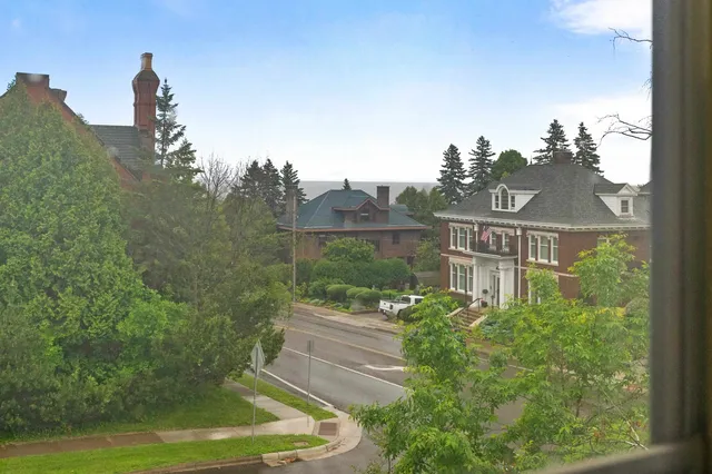 $297,900 | 2101 East 1st Street, Duluth, MN 55812