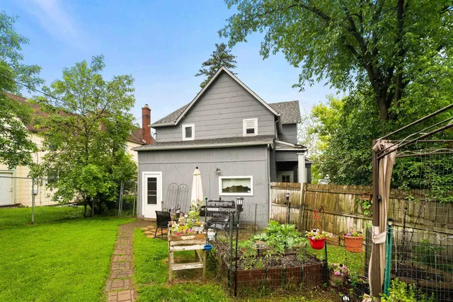 $297,900 | 2101 East 1st Street, Duluth, MN 55812