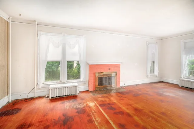 $297,900 | 2101 East 1st Street, Duluth, MN 55812