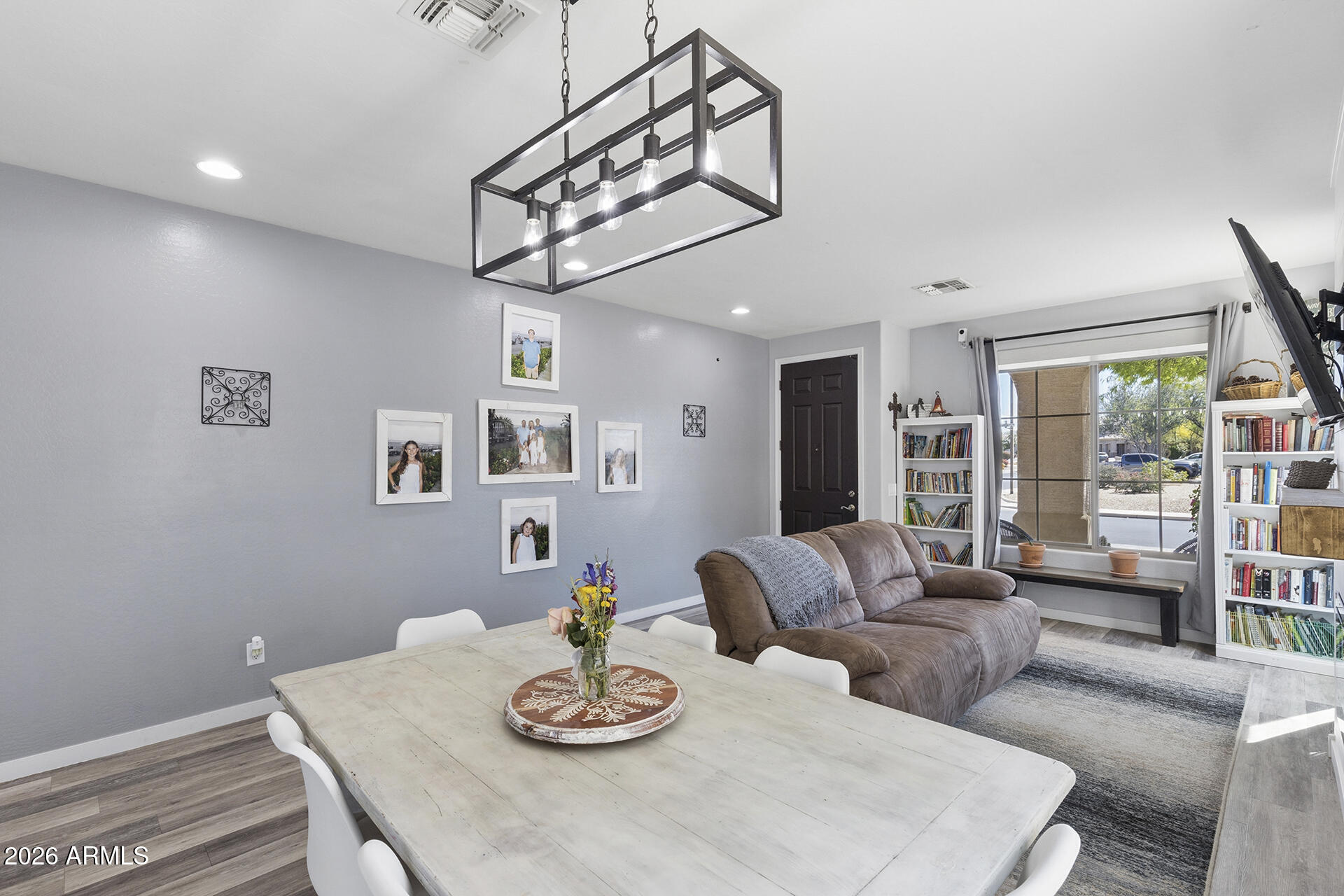 6848 West Ridgeline Road Peoria, AZ 85383 - Photo 10 of 71 1-10