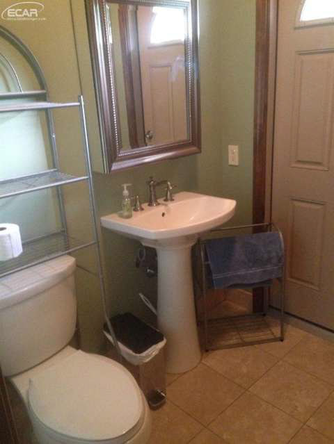 10284 Fenton Road Fenton, MI 48430 - Photo 23 of 32 20441817-22.JPG