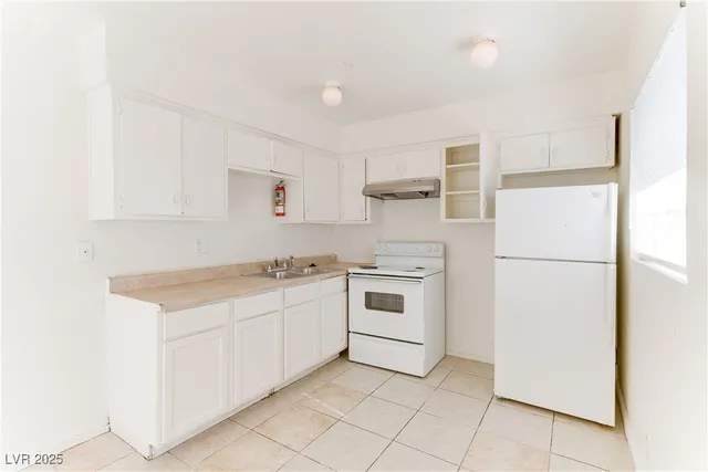 $1,044 | 3370 South Athens Street, Unit 4, Las Vegas, NV 89169