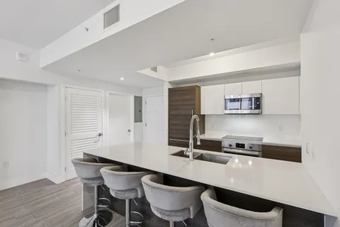 $560,000 | 301 Altara Avenue, Unit 620, Coral Gables, FL 33146