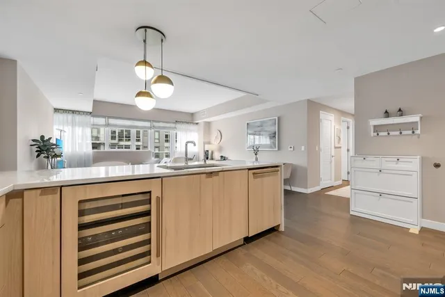 $1,549,000 | 800 Ave At Port Imperial, Unit 920, Weehawken, NJ 07086