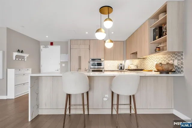 $1,549,000 | 800 Ave At Port Imperial, Unit 920, Weehawken, NJ 07086