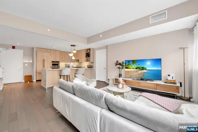 $1,549,000 | 800 Ave At Port Imperial, Unit 920, Weehawken, NJ 07086