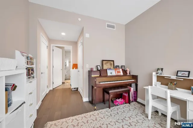 $1,549,000 | 800 Ave At Port Imperial, Unit 920, Weehawken, NJ 07086