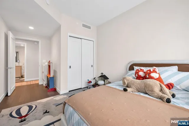 $1,549,000 | 800 Ave At Port Imperial, Unit 920, Weehawken, NJ 07086