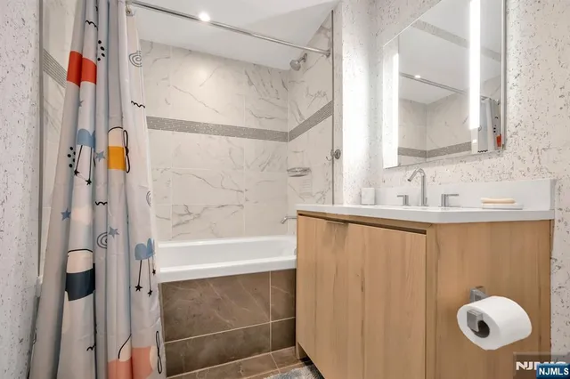 $1,549,000 | 800 Ave At Port Imperial, Unit 920, Weehawken, NJ 07086