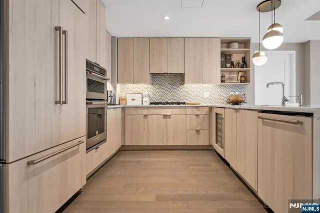 $1,549,000 | 800 Ave At Port Imperial, Unit 920, Weehawken, NJ 07086