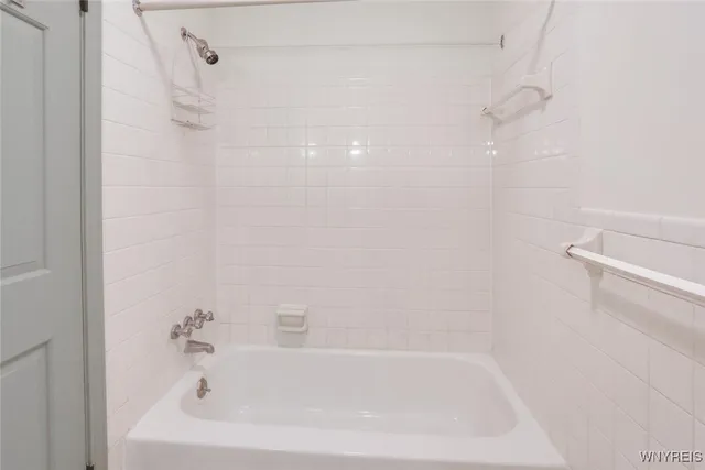 $179,900 | 1380 Maple Road, Unit 8, Amherst, NY 14221