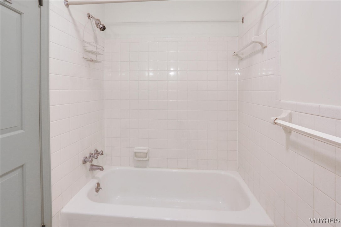 1380 Maple Road, Unit 8 Amherst, NY 14221 - Photo 16 of 26