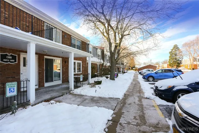 $179,900 | 1380 Maple Road, Unit 8, Amherst, NY 14221