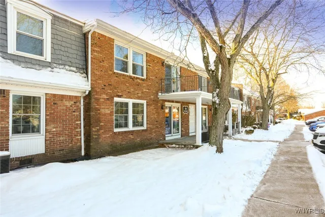 $179,900 | 1380 Maple Road, Unit 8, Amherst, NY 14221