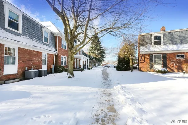 $179,900 | 1380 Maple Road, Unit 8, Amherst, NY 14221