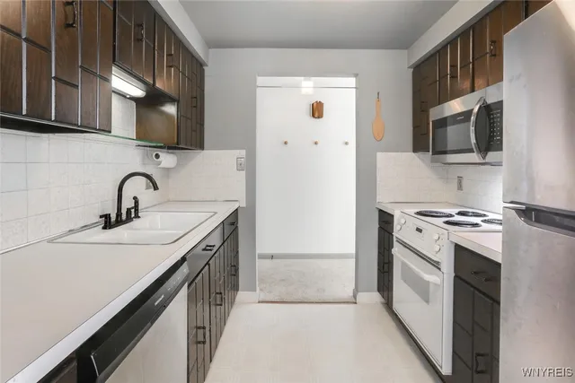 $179,900 | 1380 Maple Road, Unit 8, Amherst, NY 14221