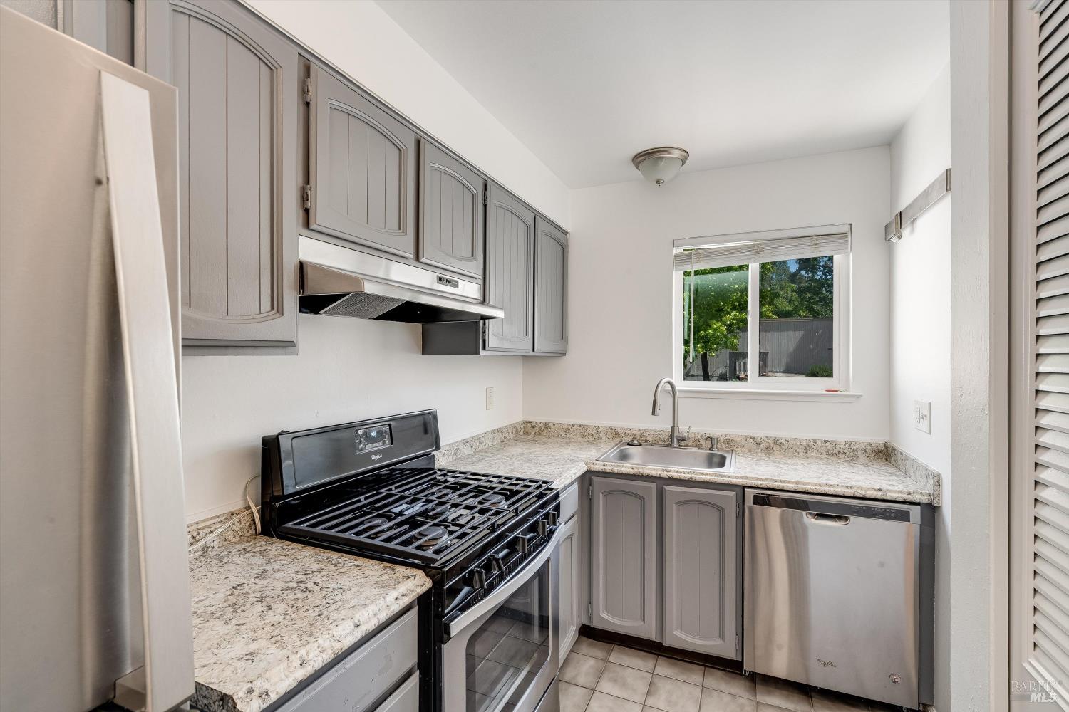 1909 Knolls Drive Santa Rosa, CA 95405 - Photo 16 of 33