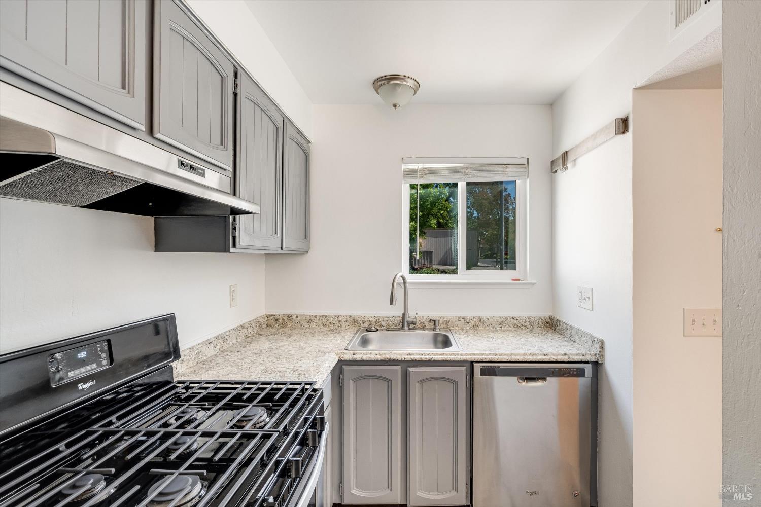 1909 Knolls Drive Santa Rosa, CA 95405 - Photo 19 of 33