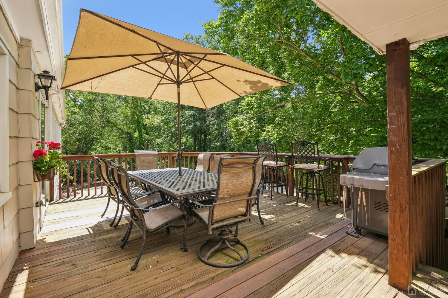 2 Ridge Lane Colonia, NJ 07067 - Photo 27 of 32 Gallery Image 27