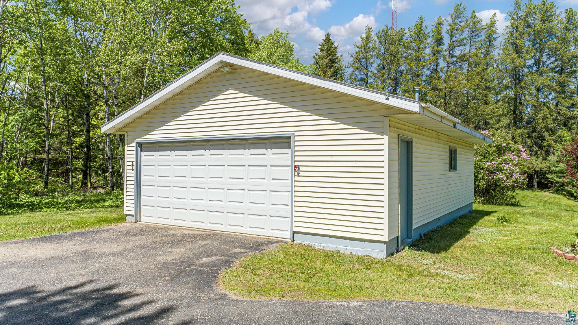 1775 Lookout Road Ely, MN 55731 - Photo 38 of 44 View of garage