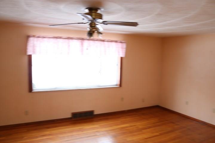 514 Freeport Road Butler, PA 16002 - Photo 4 of 10