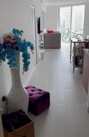 $2,800 | 185 Southwest 7th Street, Unit 2705, Miami, FL 33130