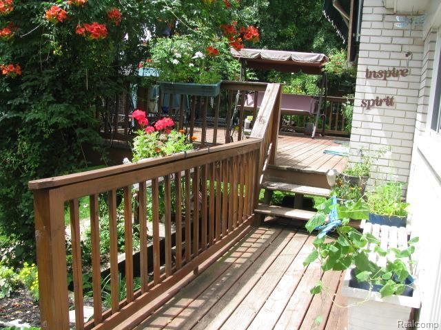 451 Wonder Lane Romeo, MI 48065 - Photo 31 of 39 #28 Deck.jpg