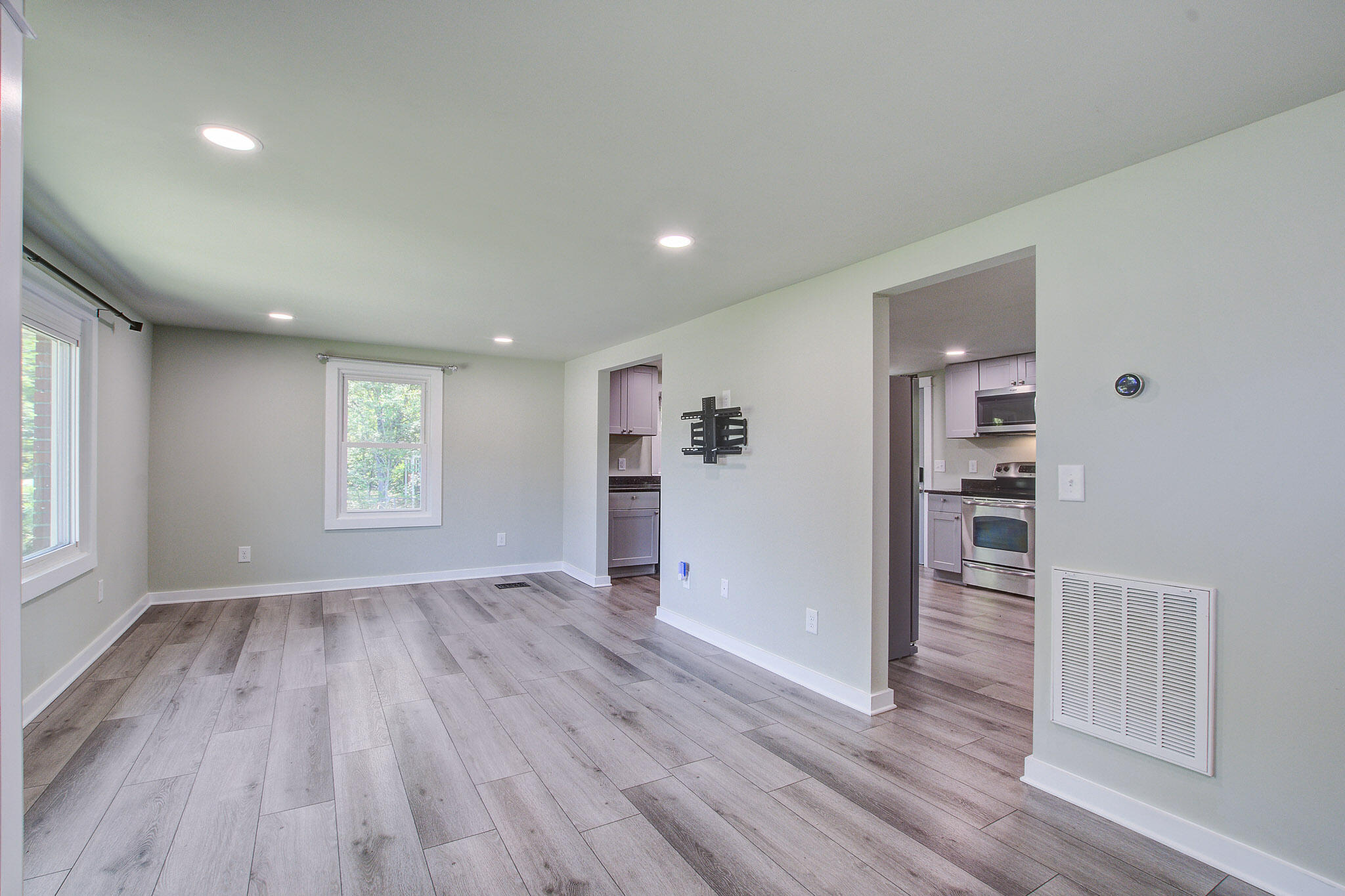200 State Rd S-8-384 Goose Creek, SC 29445 - Photo 5 of 21