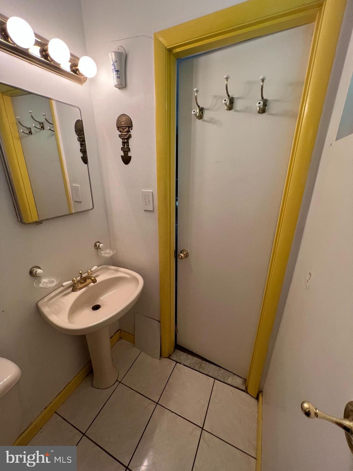 5007 Aspen Hill Road Rockville, MD 20853 - Photo 13 of 17 Primary Bathroom