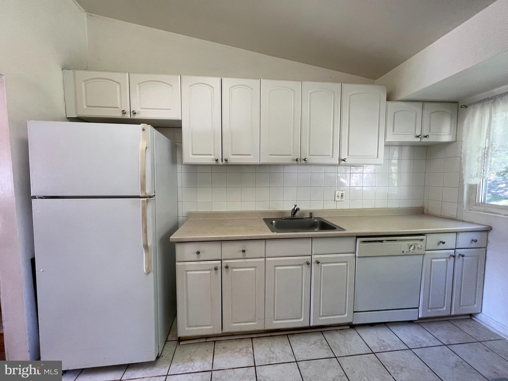 5007 Aspen Hill Road Rockville, MD 20853 - Photo 4 of 17 Kitchen