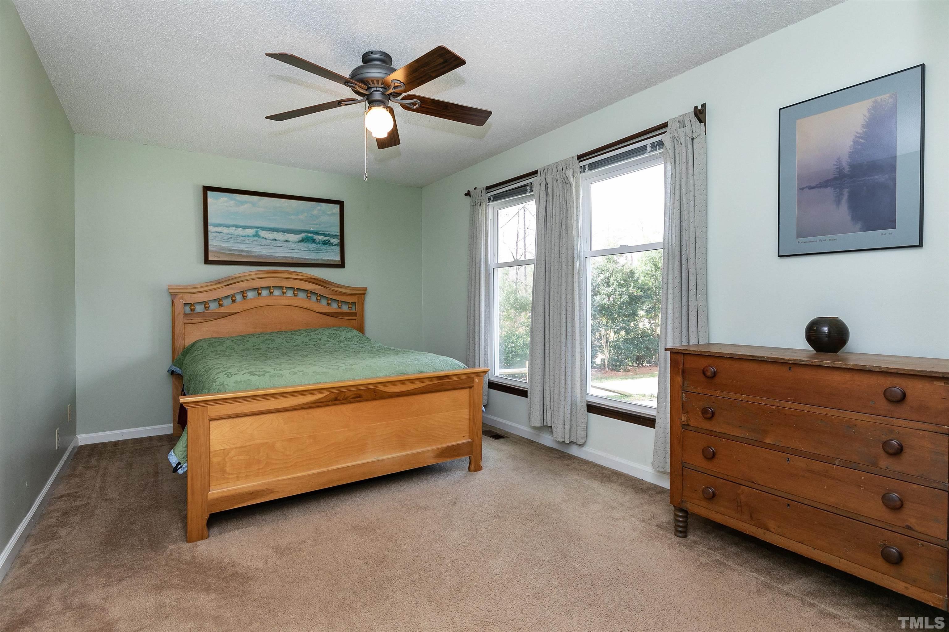 4725 Shilling Court Raleigh, NC 27606 - Photo 8 of 30 Gallery Image 8