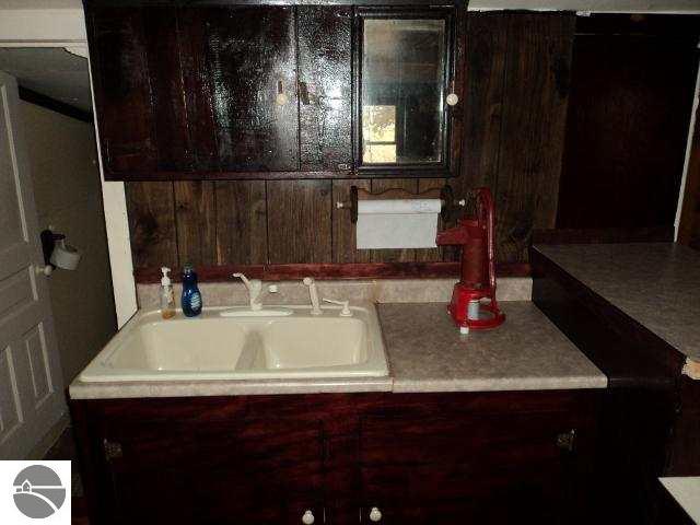 6015 Kniss Road Southeast Kalkaska, MI 49646 - Photo 12 of 19 1740612-11.JPG