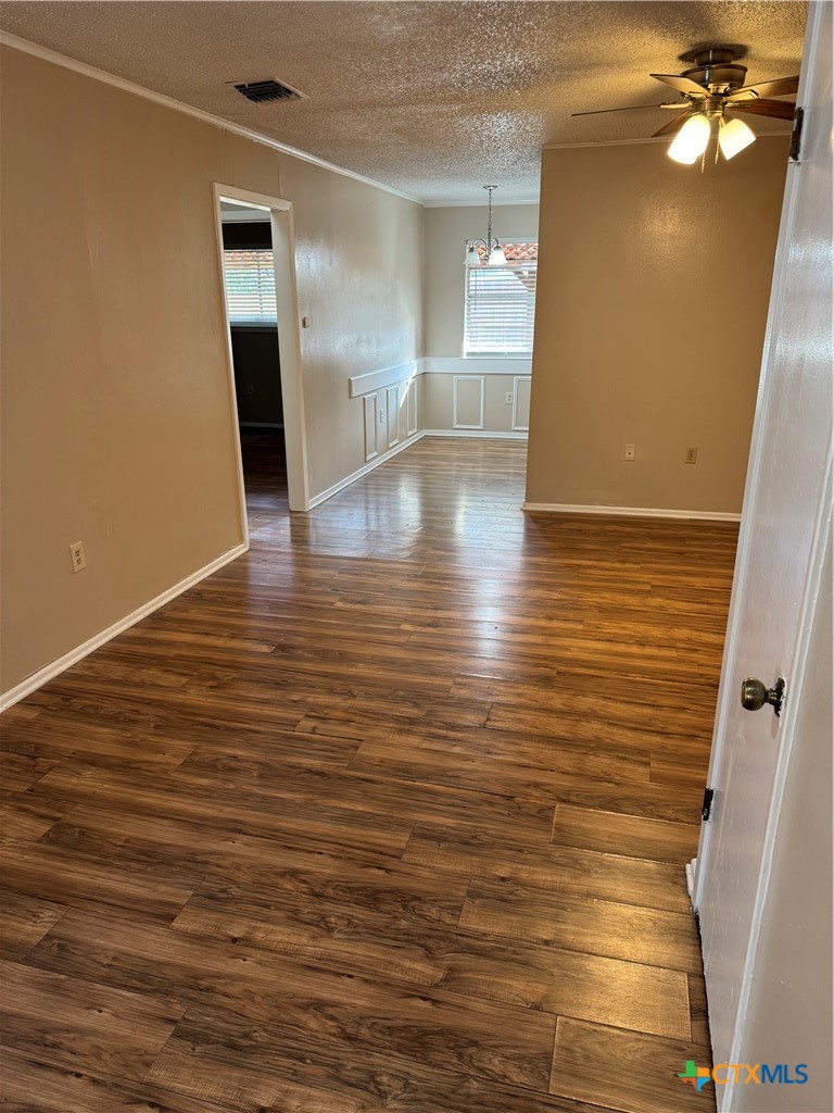 510 North Bauer Street Seguin, TX 78155 - Photo 5 of 13