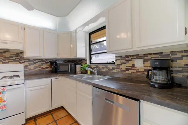 $5,900 | 6130 Francis Street, Jupiter, FL 33458