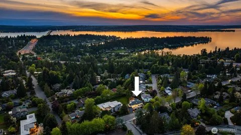 $2,798,000 | 2829 92nd Avenue Northeast, Clyde Hill, WA 98004