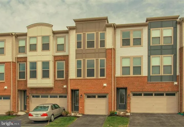 $2,700 | 42346 Alder Forest Terrace, Sterling, VA 20166