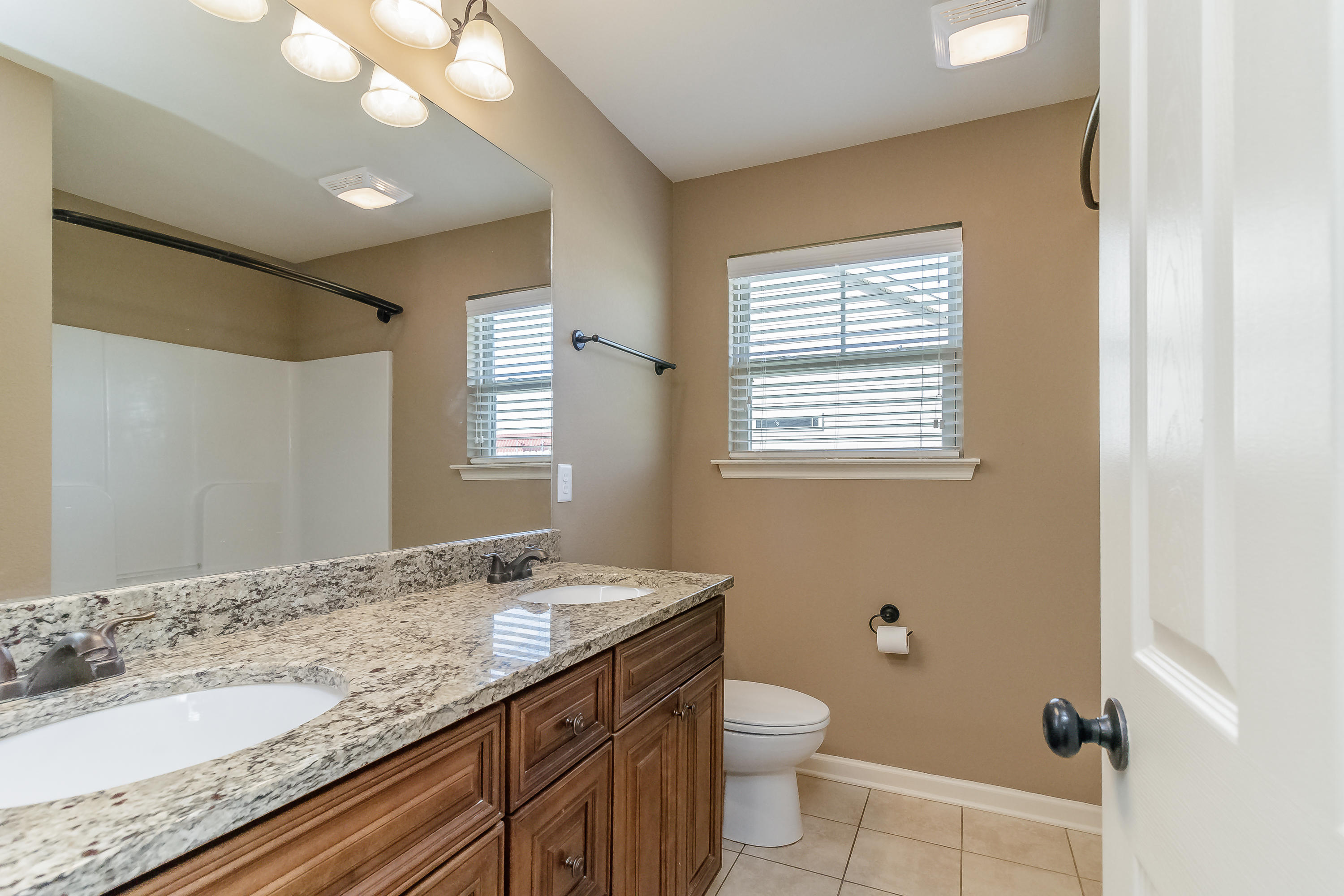 179 Quail Road LaFayette, GA 30728 - Photo 18 of 30 Master Bathroom