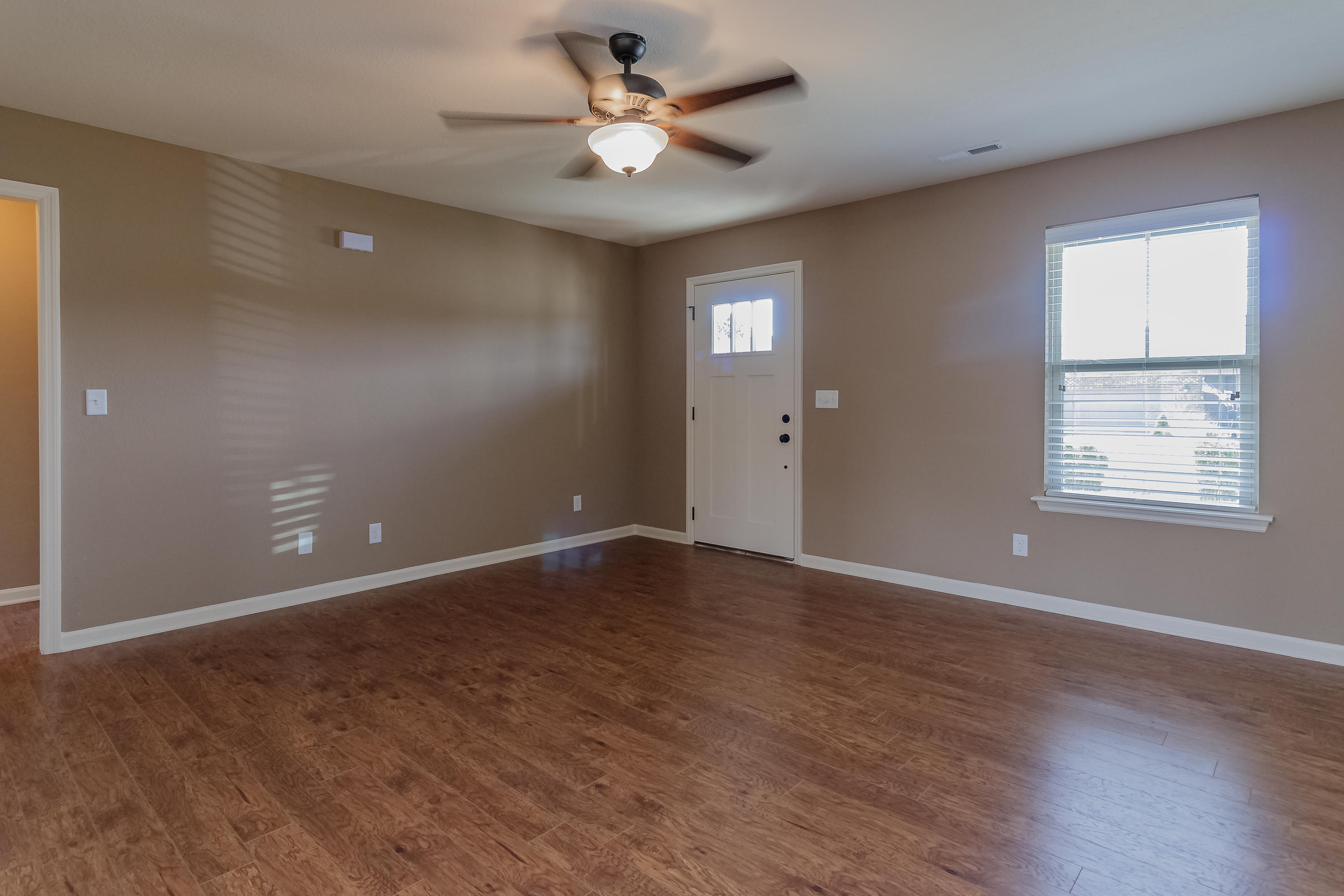 179 Quail Road LaFayette, GA 30728 - Photo 4 of 30 Living Room