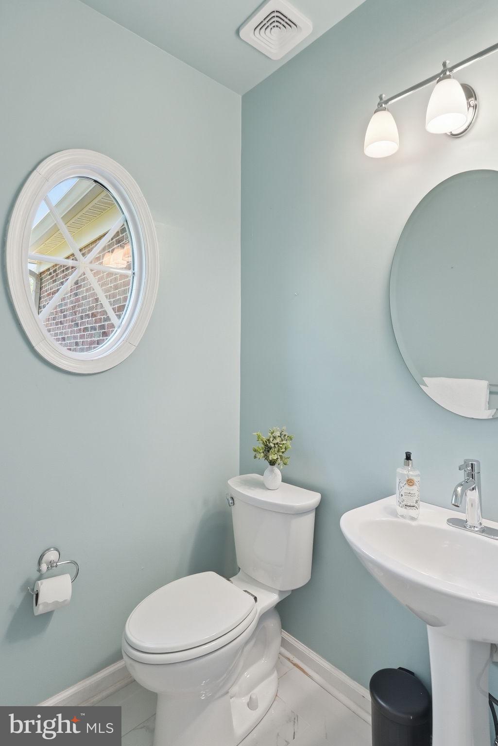 4714 Brightwood Road Olney, MD 20832 - Photo 17 of 41 Main floor powder room