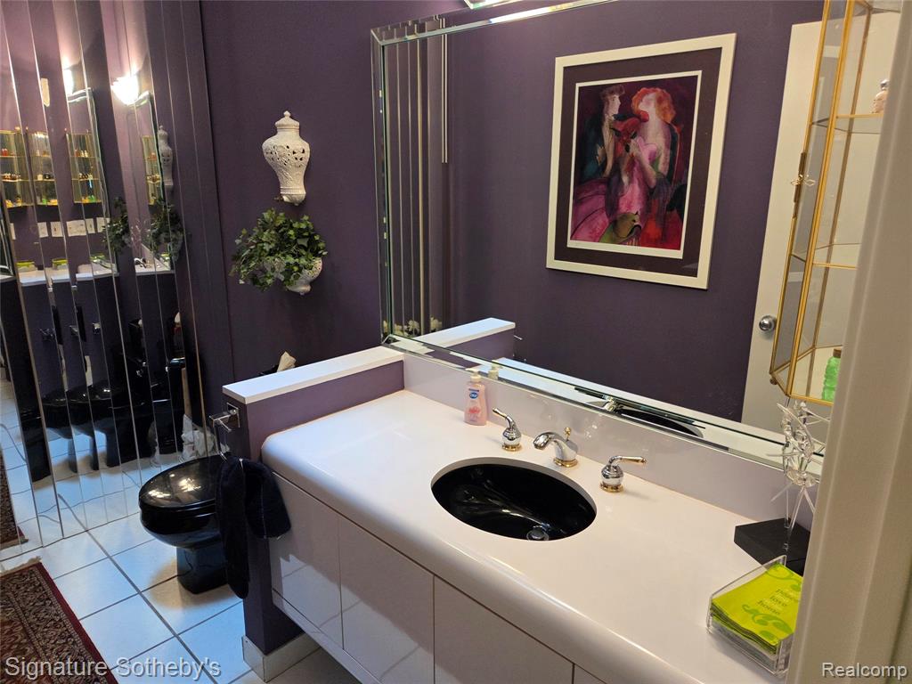 5274 Simpson Lake Road West Bloomfield, MI 48323 - Photo 21 of 46 Gallery Image 21