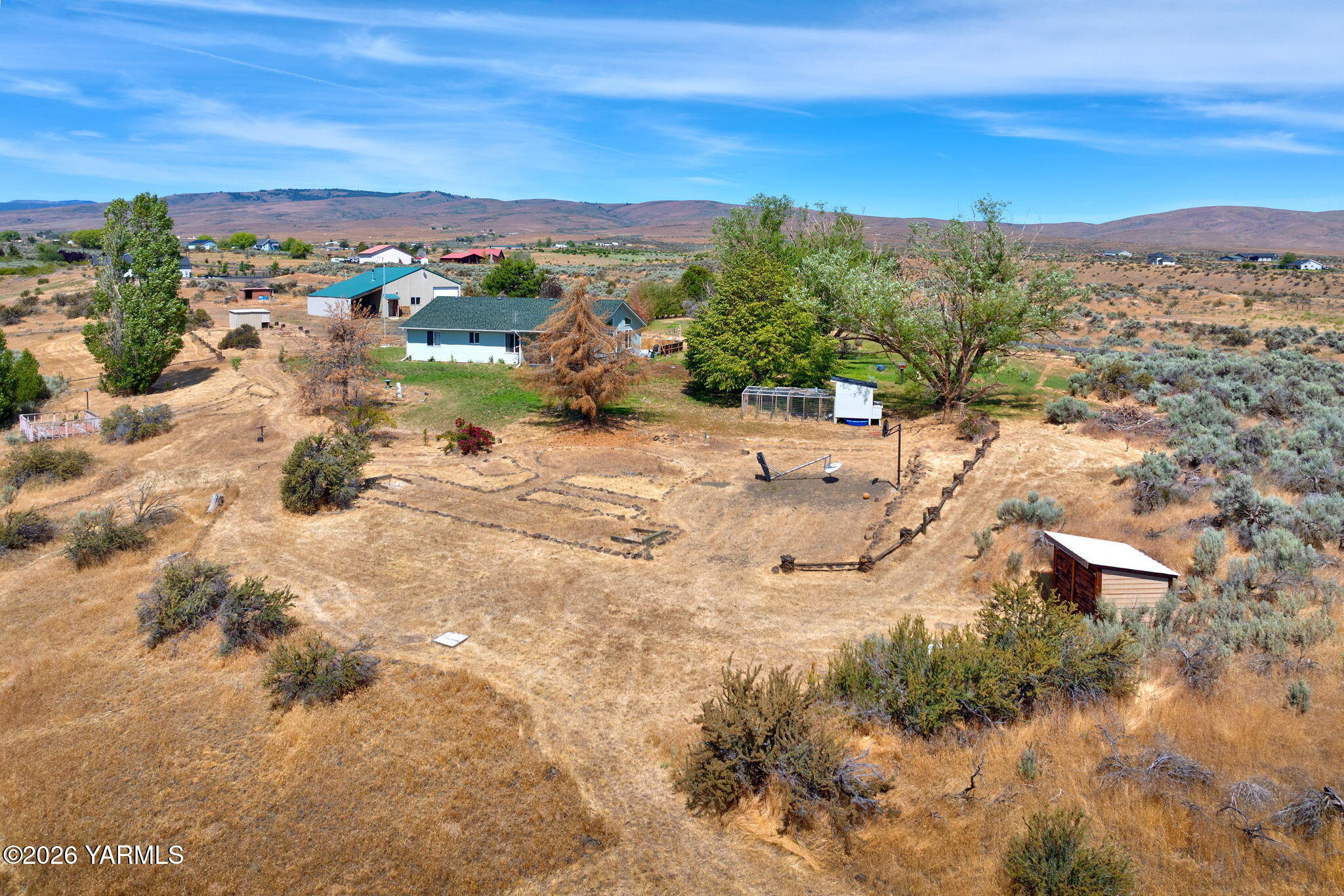 550 Red Tail Road Yakima, WA 98908 - Photo 28 of 41 550 Red Tail Shop & Outbuildings