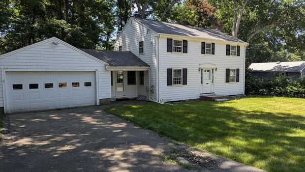 $950,000 | 20 Colonial Road, Hingham, MA 02043
