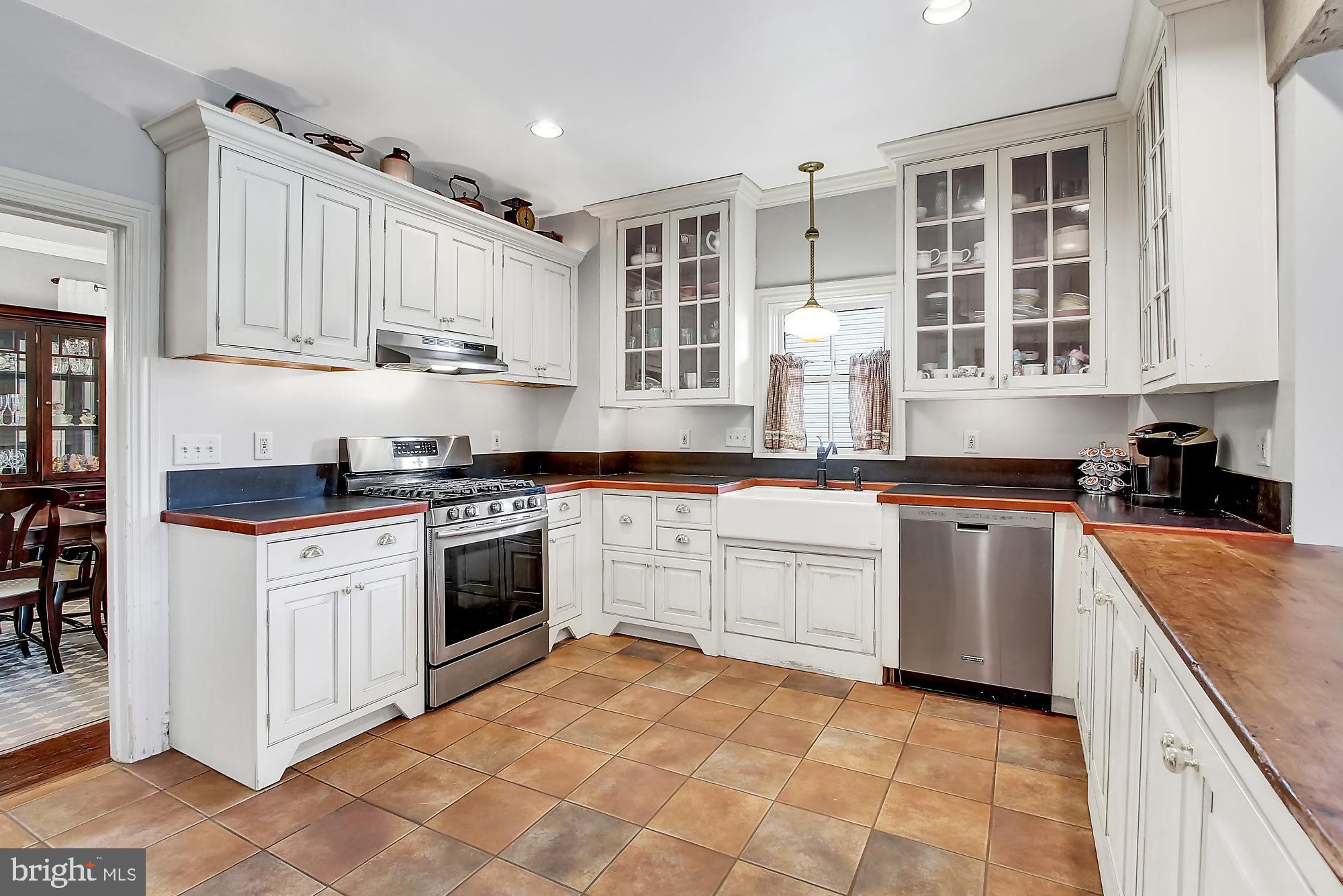1367 Friedensburg Road Reading, PA 19606 - Photo 5 of 26