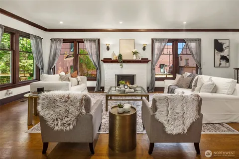 $1,370,000 | 3307 East Pike Street, Seattle, WA 98122