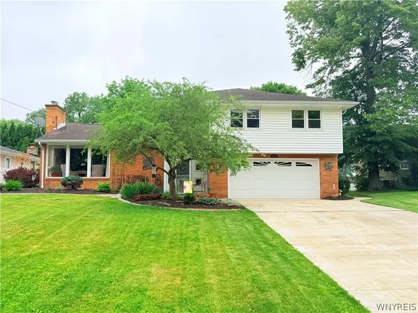 $359,900 | 4573 Marie Drive, Hamburg, NY 14075