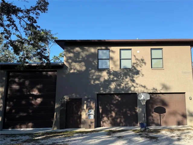 a front view of house with yard