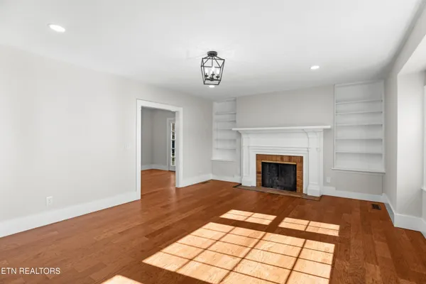 $479,900 | 814 East Jefferson Street, Jefferson City, TN 37760
